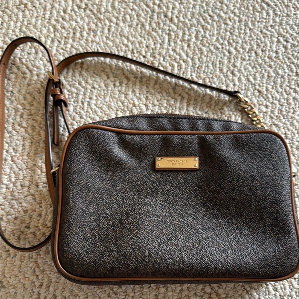 Elegant Brown Crossbody Bag